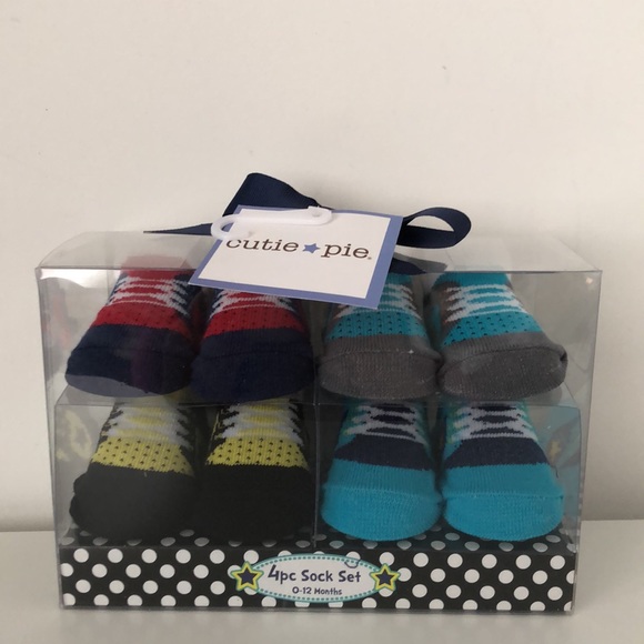 Bundle -  Little Me Shortalls Set 0-3m, Cutie Pie socks set - Picture 5 of 6